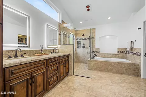 Bath - 2142 E Desoto Way, Gilbert, AZ 85234 photo 2 of 6