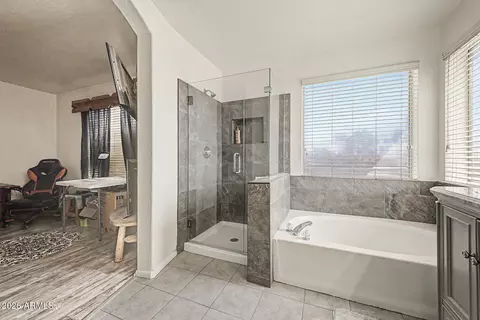 Bath - 5641 E Greenway St, Mesa, AZ 85205 photo 3 of 5