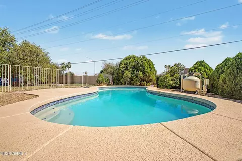 Exterior - 5641 E Greenway St, Mesa, AZ 85205 photo 6 of 8