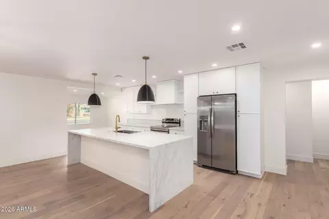 Kitchen - 829 E Desert Park Ln, Phoenix, AZ 85020 photo 1 of 3