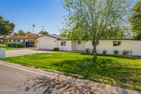 Exterior - 829 E Desert Park Ln, Phoenix, AZ 85020 photo 7 of 7