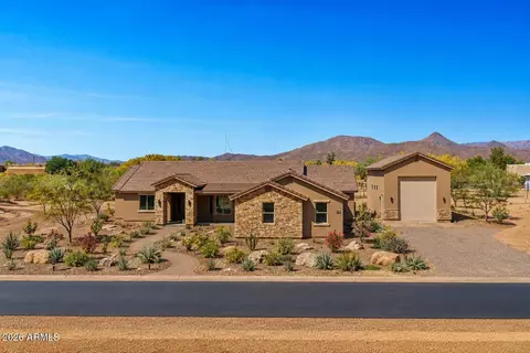 654 E Paint Your Wagon Trl, Phoenix, AZ 85085