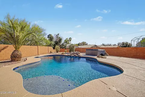 6302 N 69th Dr, Glendale, AZ 85303