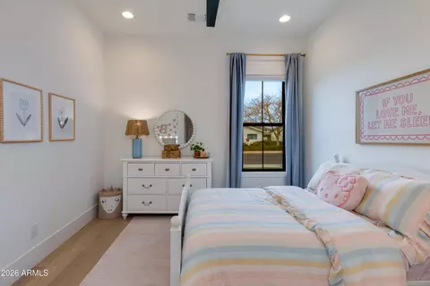 Bedroom - 5513 E Verde Ln, Phoenix, AZ 85018 photo 4 of 4