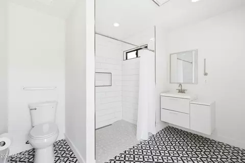 Bath - 5131 E Dallas St, Mesa, AZ 85205 photo 2 of 5