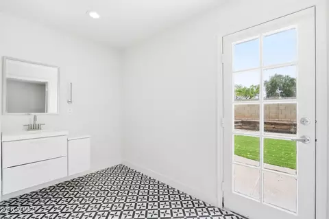 Bath - 5131 E Dallas St, Mesa, AZ 85205 photo 4 of 5