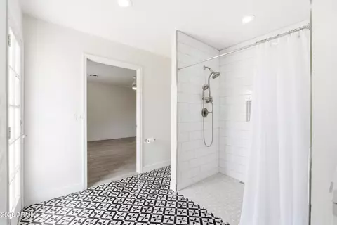 Bath - 5131 E Dallas St, Mesa, AZ 85205 photo 3 of 5