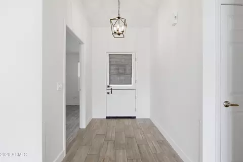 Entry Way - 5131 E Dallas St, Mesa, AZ 85205 photo 2 of 5