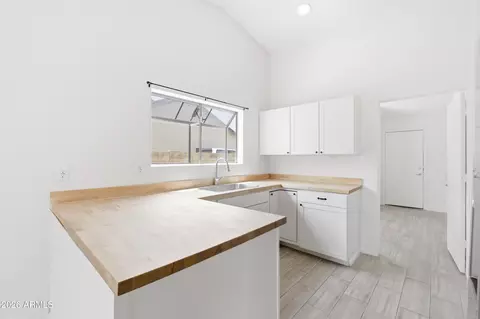 Kitchen - 5131 E Dallas St, Mesa, AZ 85205 photo 1 of 5