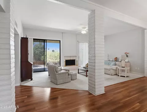 Living - 903 W Glendale Ave #8, Phoenix, AZ 85021 photo 1 of 4