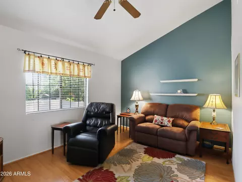 Living - 903 W Glendale Ave #8, Phoenix, AZ 85021 photo 4 of 4