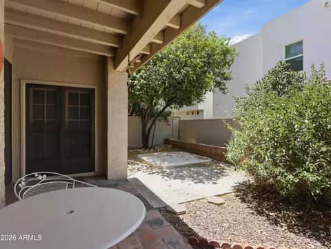 Exterior - 903 W Glendale Ave #8, Phoenix, AZ 85021 photo 3 of 5