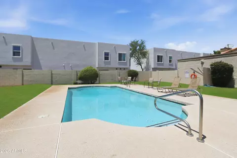 Exterior - 903 W Glendale Ave #8, Phoenix, AZ 85021 photo 5 of 5