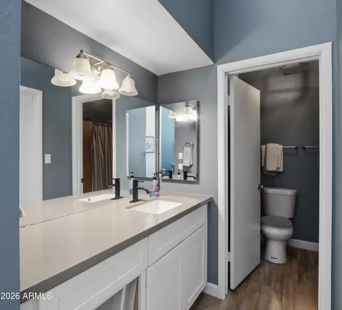 Bath - 903 W Glendale Ave #8, Phoenix, AZ 85021 photo 4 of 5