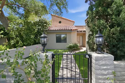 Exterior - 903 W Glendale Ave #8, Phoenix, AZ 85021 photo 2 of 5