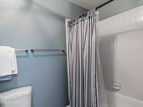 Bath - 903 W Glendale Ave #8, Phoenix, AZ 85021 photo 5 of 5
