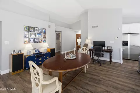Dining - 4127 E Becker Ln, Phoenix, AZ 85028 photo 2 of 5