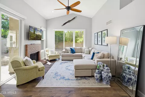 Living - 4127 E Becker Ln, Phoenix, AZ 85028 photo 2 of 3