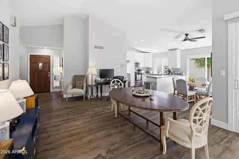 Dining - 4127 E Becker Ln, Phoenix, AZ 85028 photo 3 of 5