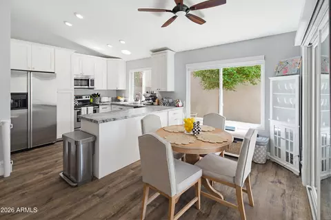 Kitchen - 4127 E Becker Ln, Phoenix, AZ 85028 photo 1 of 8