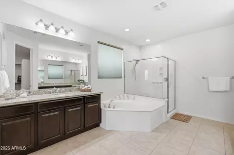Entry Way - 3627 E Blue Spruce Ln, Gilbert, AZ 85298 photo 5 of 6