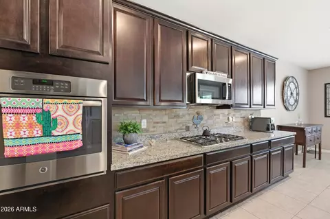 Kitchen - 3627 E Blue Spruce Ln, Gilbert, AZ 85298 photo 5 of 6