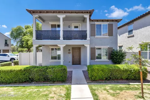 907 S Henry Ln, Gilbert, AZ 85296