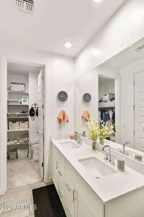 Bath - 778 S Olympic Dr, Gilbert, AZ 85296 photo 4 of 4