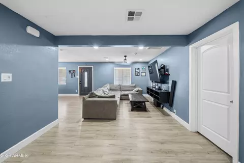Entry Way - 2006 W Monroe St, Phoenix, AZ 85009 photo 1 of 3