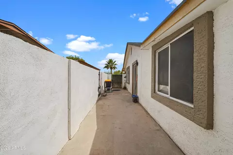 Exterior - 2006 W Monroe St, Phoenix, AZ 85009 photo 9 of 11