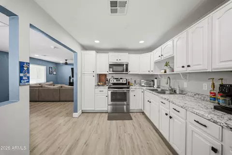 Kitchen - 2006 W Monroe St, Phoenix, AZ 85009 photo 2 of 3