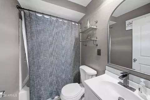 Bath - 2006 W Monroe St, Phoenix, AZ 85009 photo 1 of 2