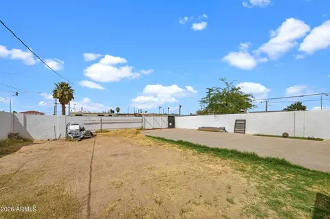Exterior - 2006 W Monroe St, Phoenix, AZ 85009 photo 7 of 11