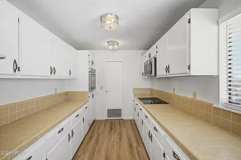 Kitchen - 20221 E Mayfield Rd, Florence, AZ 85132 photo 3 of 4