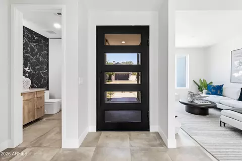 Entry Way - 4008 N 34th St, Phoenix, AZ 85018 photo 1 of 8