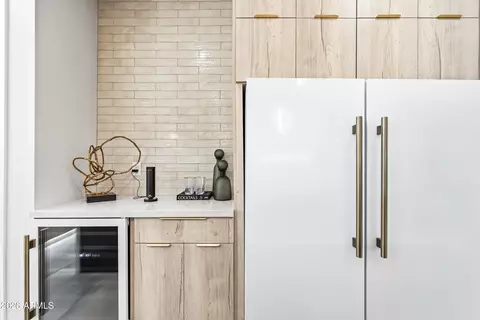 Kitchen - 4008 N 34th St, Phoenix, AZ 85018 photo 15 of 16