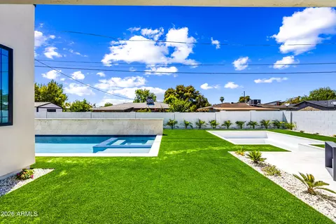 Exterior - 4008 N 34th St, Phoenix, AZ 85018 photo 11 of 11