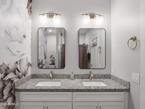 Bath - 317 E Mountain View Rd, Phoenix, AZ 85020 photo 3 of 3