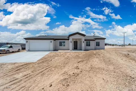 2228 S Hassayampa Rd, Tonopah, AZ 85354