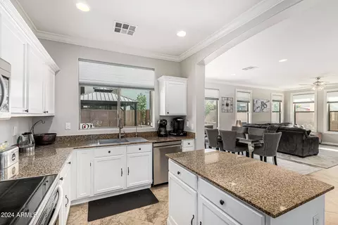 Kitchen - 4337 E Vaughn Ave, Gilbert, AZ 85234 photo 1 of 4