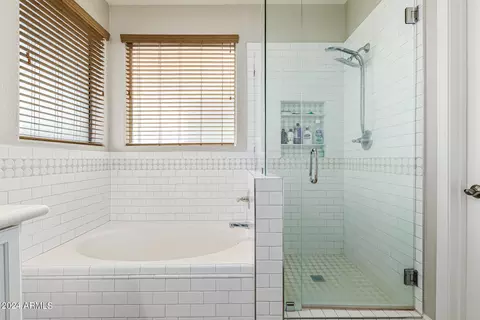 Bath - 4337 E Vaughn Ave, Gilbert, AZ 85234 photo 3 of 4