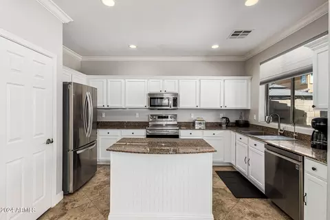 Kitchen - 4337 E Vaughn Ave, Gilbert, AZ 85234 photo 2 of 4