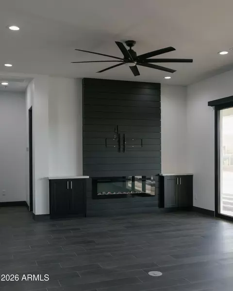 Living - 39142 N 29th Ave, Phoenix, AZ 85086 photo 2 of 5
