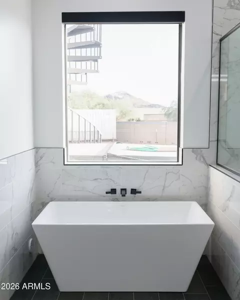 Bath - 39142 N 29th Ave, Phoenix, AZ 85086 photo 2 of 6