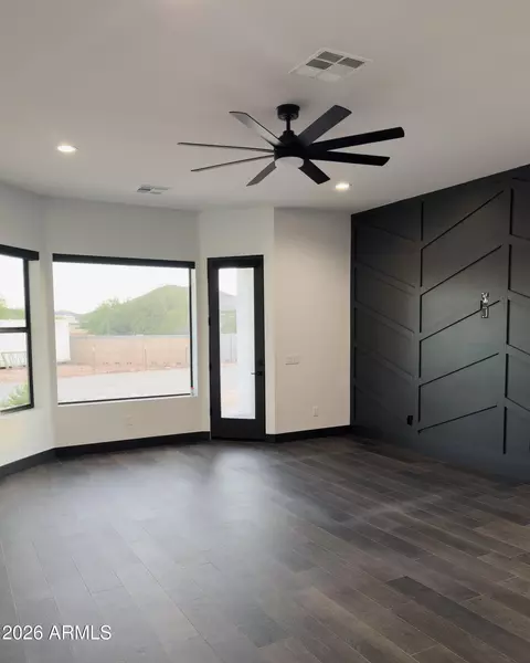Living - 39142 N 29th Ave, Phoenix, AZ 85086 photo 4 of 5