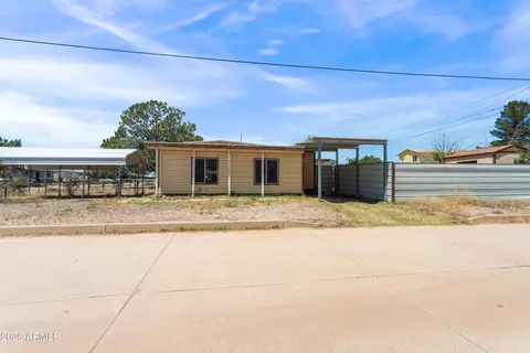 127 E Apache St, Huachuca City, AZ 85616