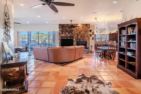 Living - 4441 E De Vaca Cir, Saint David, AZ 85630 photo 1 of 3