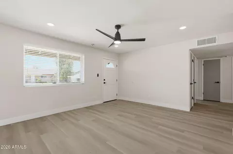 3714 W Echo Ln, Phoenix, AZ 85051 photo 7