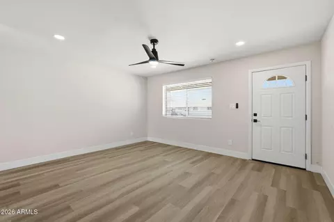 3714 W Echo Ln, Phoenix, AZ 85051 photo 6