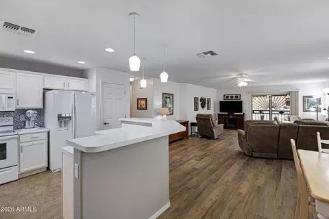 Kitchen - 2101 S Meridian Rd #199, Apache Junction, AZ 85120 photo 1 of 6
